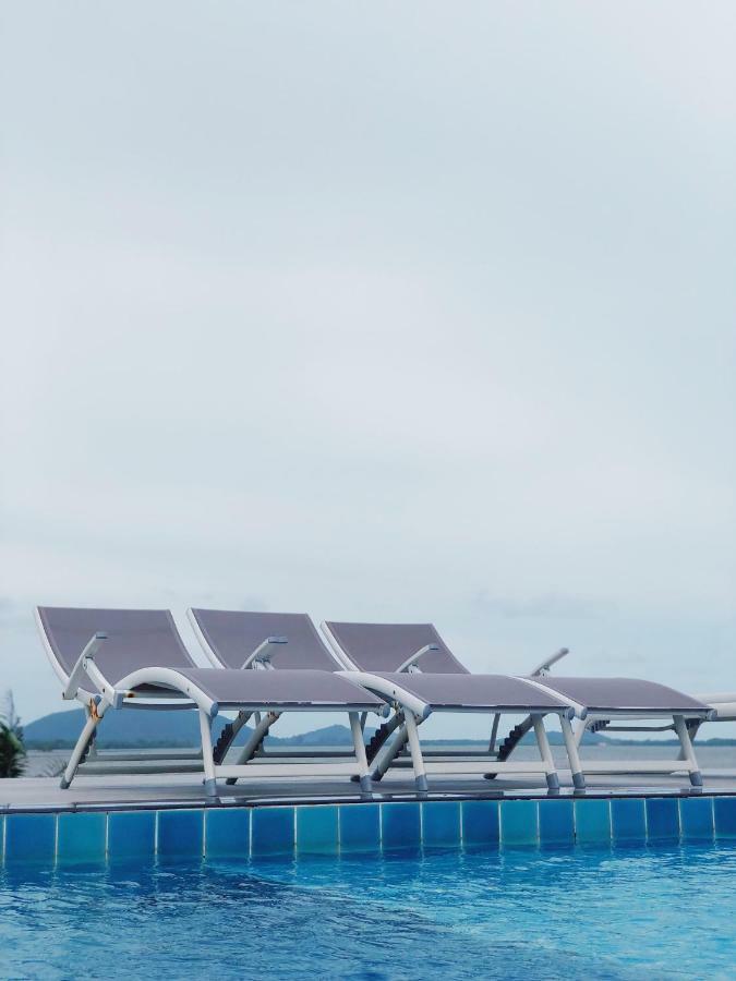 Hotel Baan Rim Ao à Chanthaburi Extérieur photo