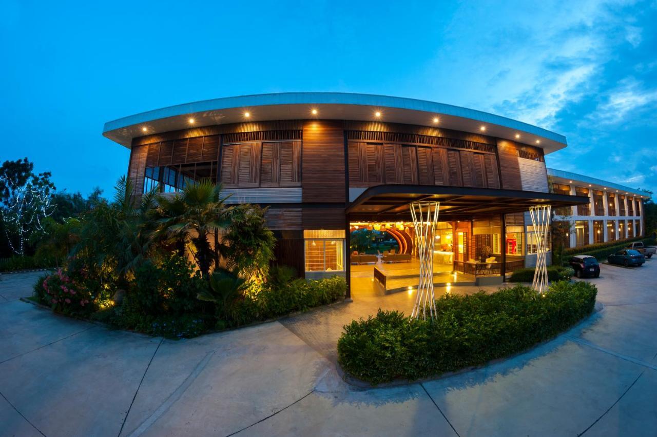 Hotel Baan Rim Ao à Chanthaburi Extérieur photo