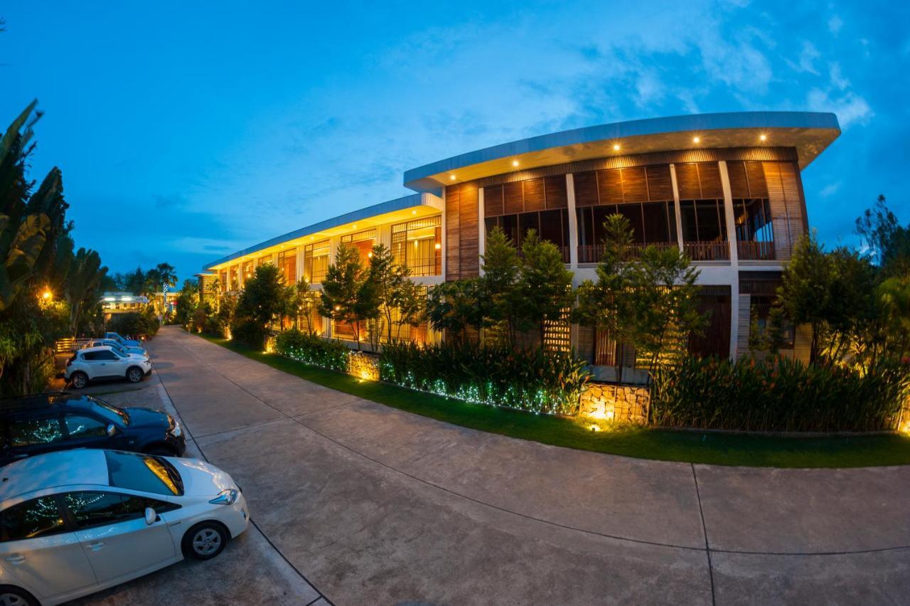 Hotel Baan Rim Ao à Chanthaburi Extérieur photo